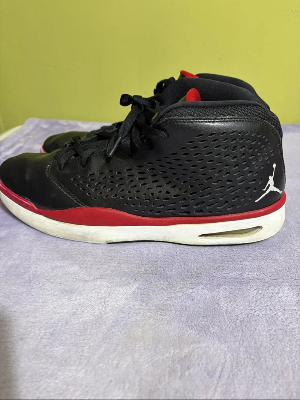 Nike Air Jordan Flight 2015 Bred 768905-001 Men’s Size 12 Black Gym Red